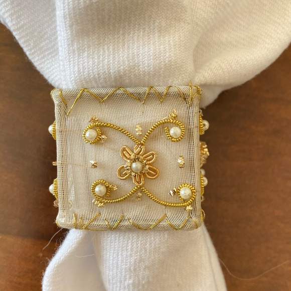 Pier 1 square gold colored napkin rings, set of 8 - Picture 2 of 9